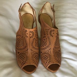 Jessica Simpson Upper Leather Tan Heels w/ cutout